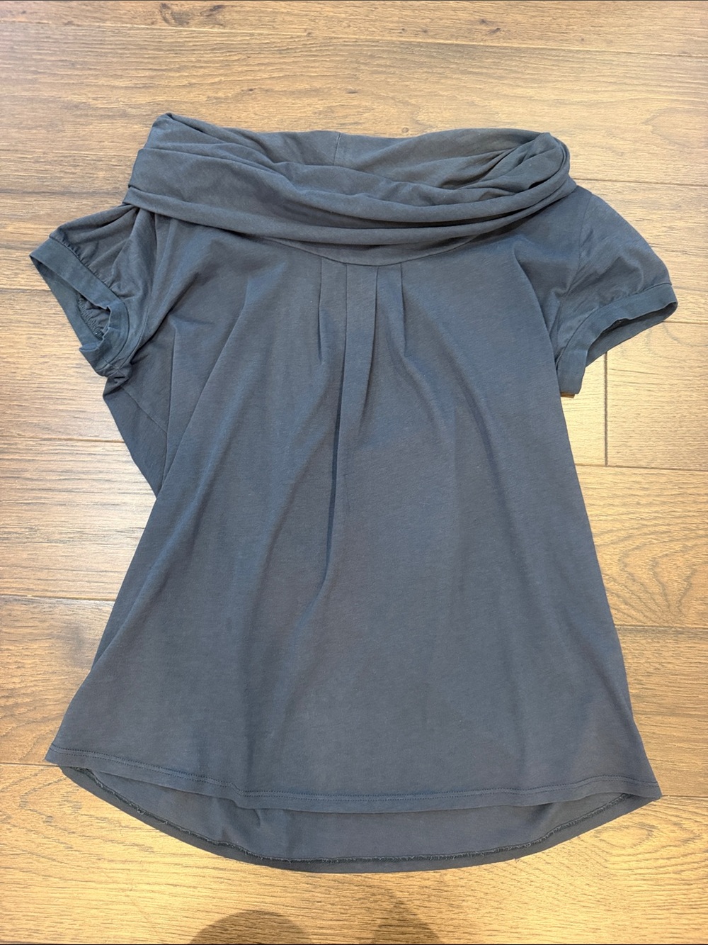 Velvet Gray Cowl Neck Short Sleeve Top Size Small - C69-052
